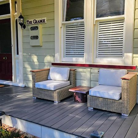 The Grange Bed & Breakfast Оукланд Екстериор снимка